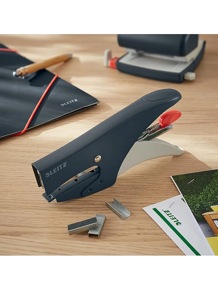 Leitz Heftzange "Cosy No. 10" In Anthrazit 2 Leitz Heftzange "Cosy No. 10" In Anthrazit – Bild 2