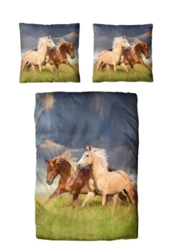 Renforcé Bettwäsche - Pferde Auf Grüner Wiese In Grün